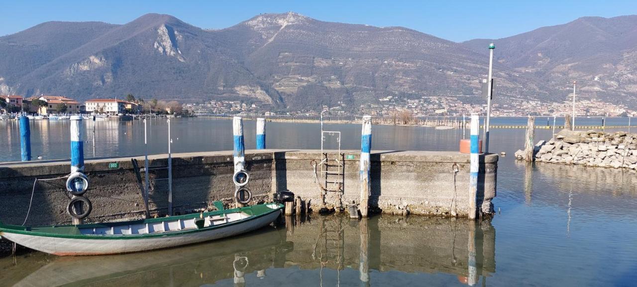 Chez Ary: Sulla Strada Del Lago Clusane Exterior photo